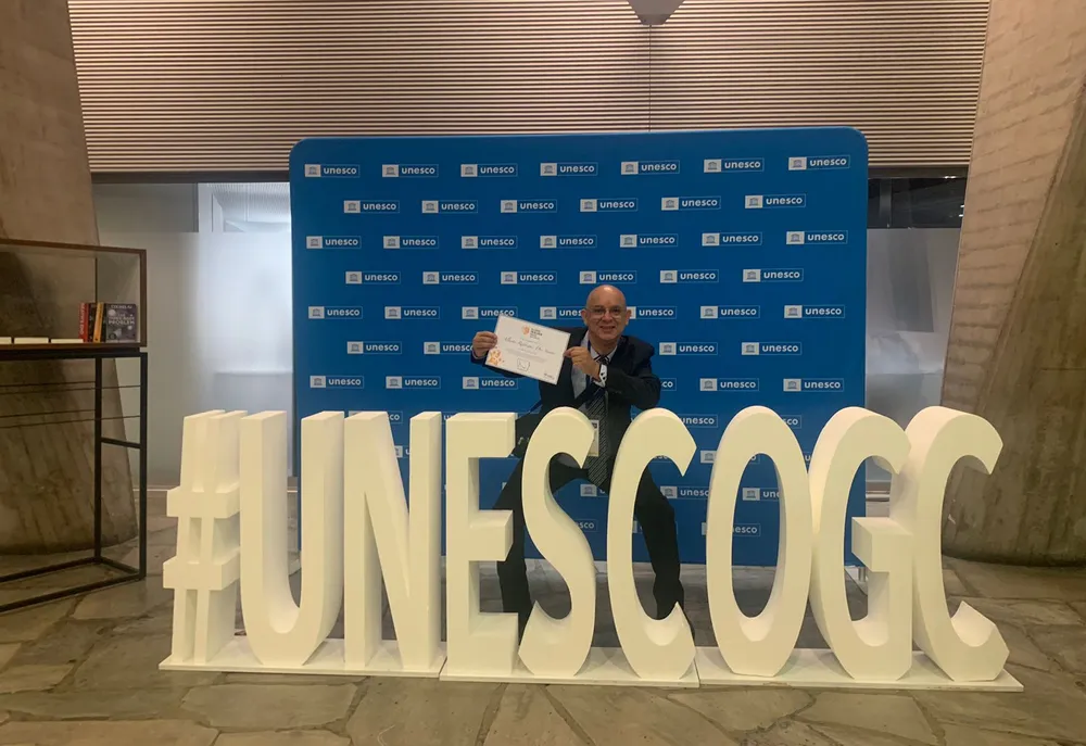 Professor de Piraju é homenageado na Unesco como um dos 50 Melhores Educadores do Mundo