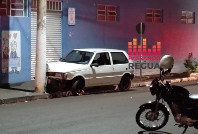  Homem é detido por suspeita de embriaguez ao volante, após bater em viatura da PM e no poste em Salto Grande