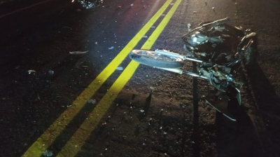 Motos batem de frente, e três pessoas morrem na PR-431, em Jacarezinho; criança de 2 anos morreu