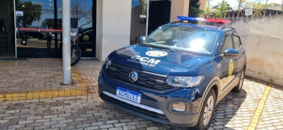 Casal colide com viatura da Guarda Civil Municipal após fuga em Ourinhos