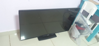 Homem foge após deixar TV e cafeteira atrás de casa em Ourinhos; objetos foram apreendidos