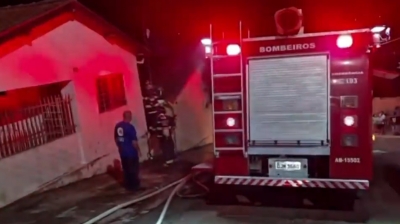 Idoso morre carbonizado após atear fogo na casa de ex-companheira na região 