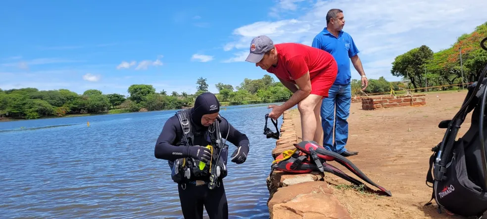 Bombeiros de Ourinhos mantêm buscas por homem que desapareceu na ‘prainha’ de Salto Grande
