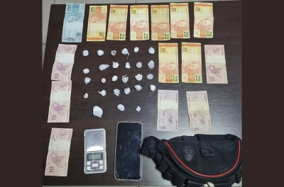 Jovem é preso acusado de estar traficando drogas na Praça dos Skatistas em Ourinhos