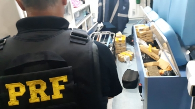 PRF apreende quase 100 kg de maconha em ambulância que passava por Ourinhos 