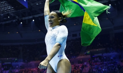 Rebeca Andrade conquista o ouro no individual geral no Mundial de Liverpool