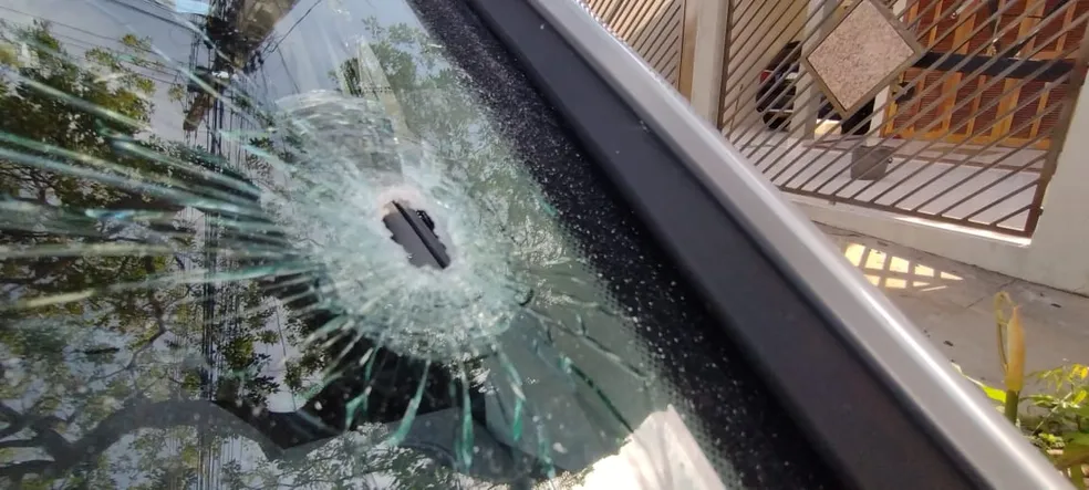 Atirador desportivo protege família de invasores armados no norte do Paraná