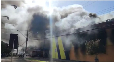 Uma pessoa morre durante incêndio em mercado no norte do Paraná, diz polícia