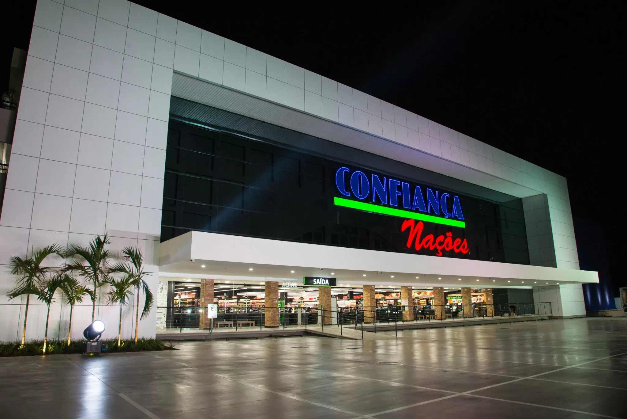 Rede de supermercados oferece mais de 300 vagas em feira de emprego nesta terça-feira, 24, na região