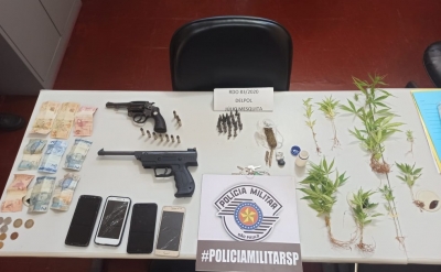 Homem é preso ao ser flagrado regando pés de maconha na região