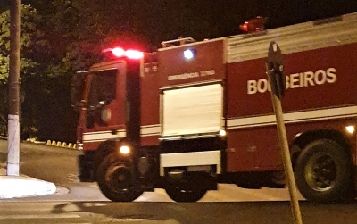 Incêndio em residência no Jardim Paris mobiliza Corpo de Bombeiros de Ourinhos 