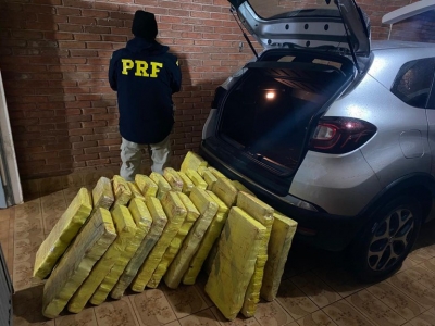 Ação conjunta da PRF e Polícia Civil apreende 243 quilos de maconha em Ourinhos