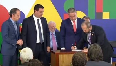 Consórcios assinam contratos e retorno da cobrança do pedágio entre Ourinhos e Jacarezinho no Paraná pode acontecer em um mês 