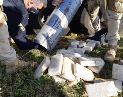 Polícia Rodoviária Federal faz apreensão de mais de 750 kg de pasta base de cocaína em Ourinhos 
