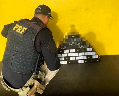 PRF intercepta veículo carregado com produtos Ilegais na BR-153 em Ourinhos