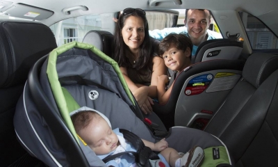 Projeto de Bolsonaro acaba com multa no transporte de criança sem cadeirinha