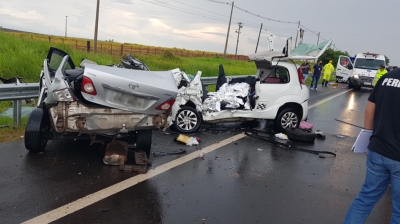 Colisão frontal causa duas mortes em rodovia da região  