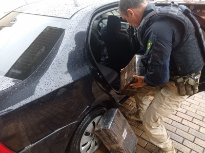 PRF apreende quase 50 kg de maconha em Ourinhos