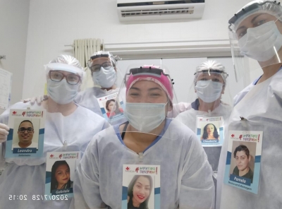 Profissionais da linha de frente da Covid-19 da Santa Casa usam crachás diferenciados em Ourinhos