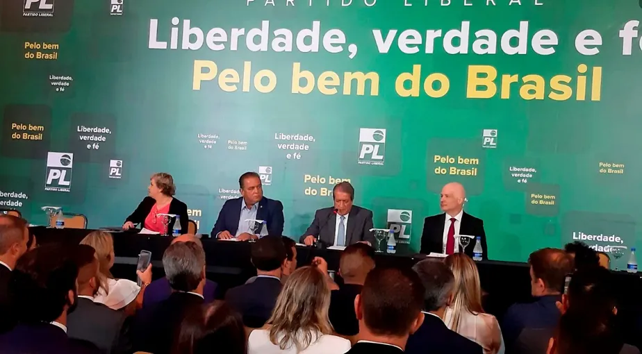 Presidente do PL anuncia oposição a Lula e diz que Bolsonaro será o candidato do partido à presidência em 2026
