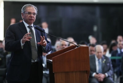 Guedes confirma que saques ao FGTS poderão ser anuais