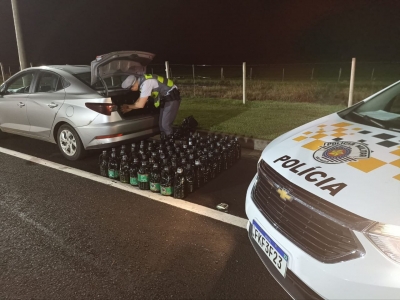 Policiamento Rodoviário apreende 80 galões de azeite argentino em Marília 