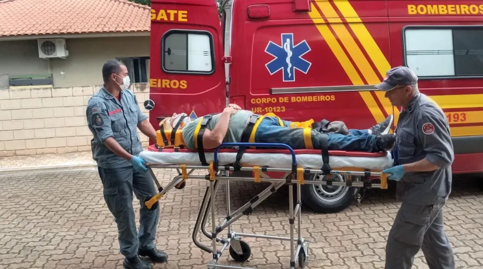 Ex-vereador cadeirante cai em fosso de elevador na Câmara Municipal de Santa Cruz do Rio Pardo; vídeo 