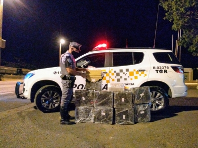 200 kg de maconha são apreendidos com motorista em Assis